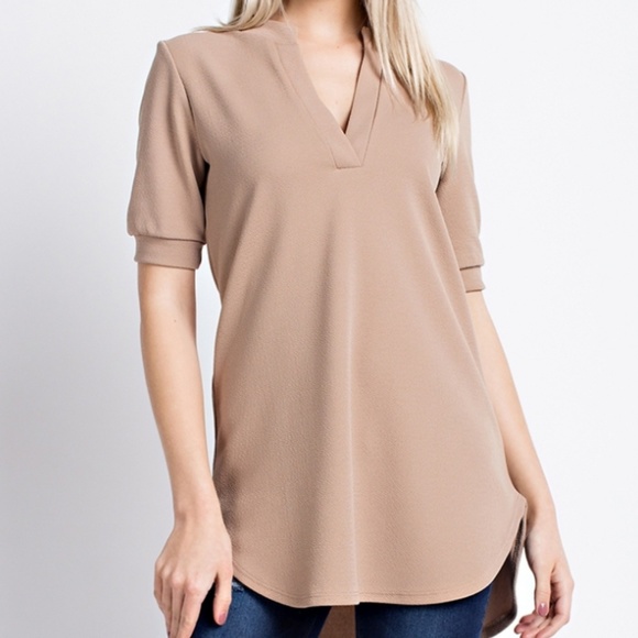 💛Desert Taupe Notch Neck High Low Tunic Top - Picture 3 of 4